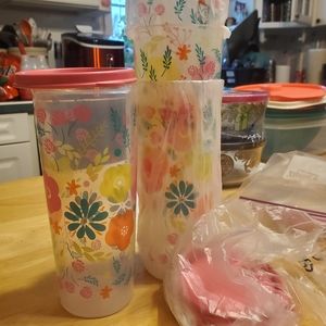 Tupperware Tumbler Cups 4 piece set w/ 4 pink lids Brand New Pink Floral